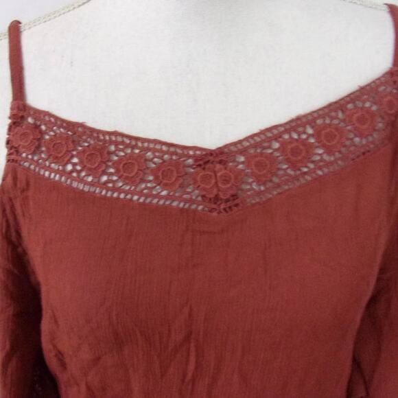 Glamorous Curve Romper Rust Color Size 18W Cold Shoulder Floral Lace Accents - Picture 4 of 6